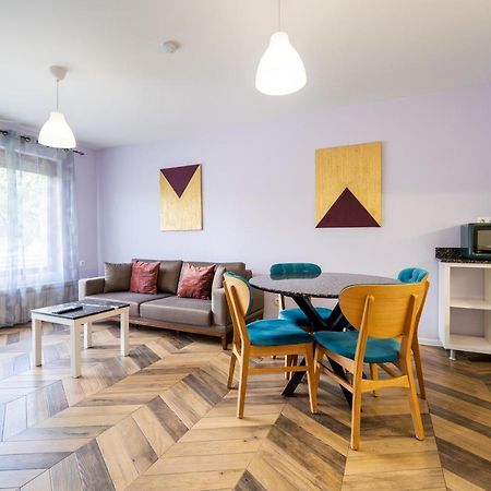 Sunny Apartment In Studentski Grad, Behind Unss Sofia Esterno foto