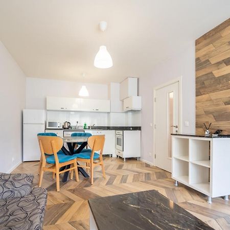 Sunny Apartment In Studentski Grad, Behind Unss Sofia Esterno foto