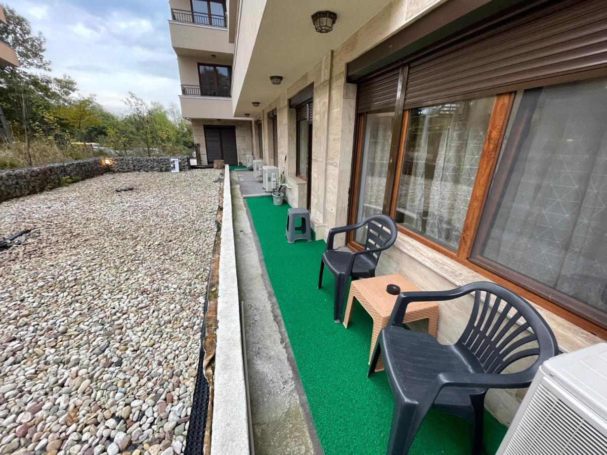 Sunny Apartment In Studentski Grad, Behind Unss Sofia Esterno foto