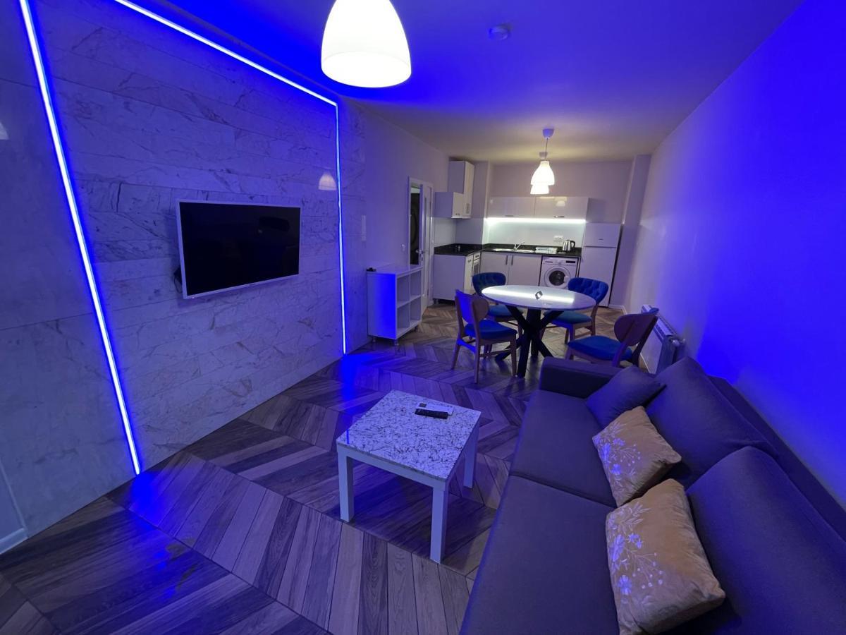 Sunny Apartment In Studentski Grad, Behind Unss Sofia Esterno foto