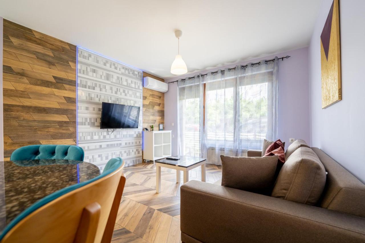 Sunny Apartment In Studentski Grad, Behind Unss Sofia Esterno foto