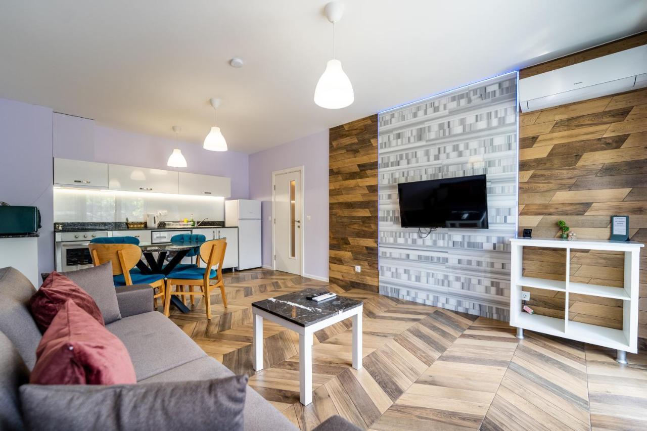 Sunny Apartment In Studentski Grad, Behind Unss Sofia Esterno foto