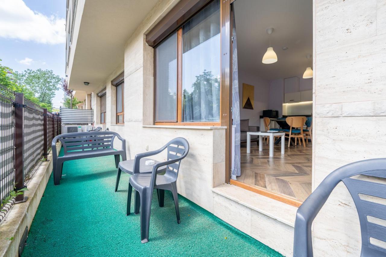 Sunny Apartment In Studentski Grad, Behind Unss Sofia Esterno foto