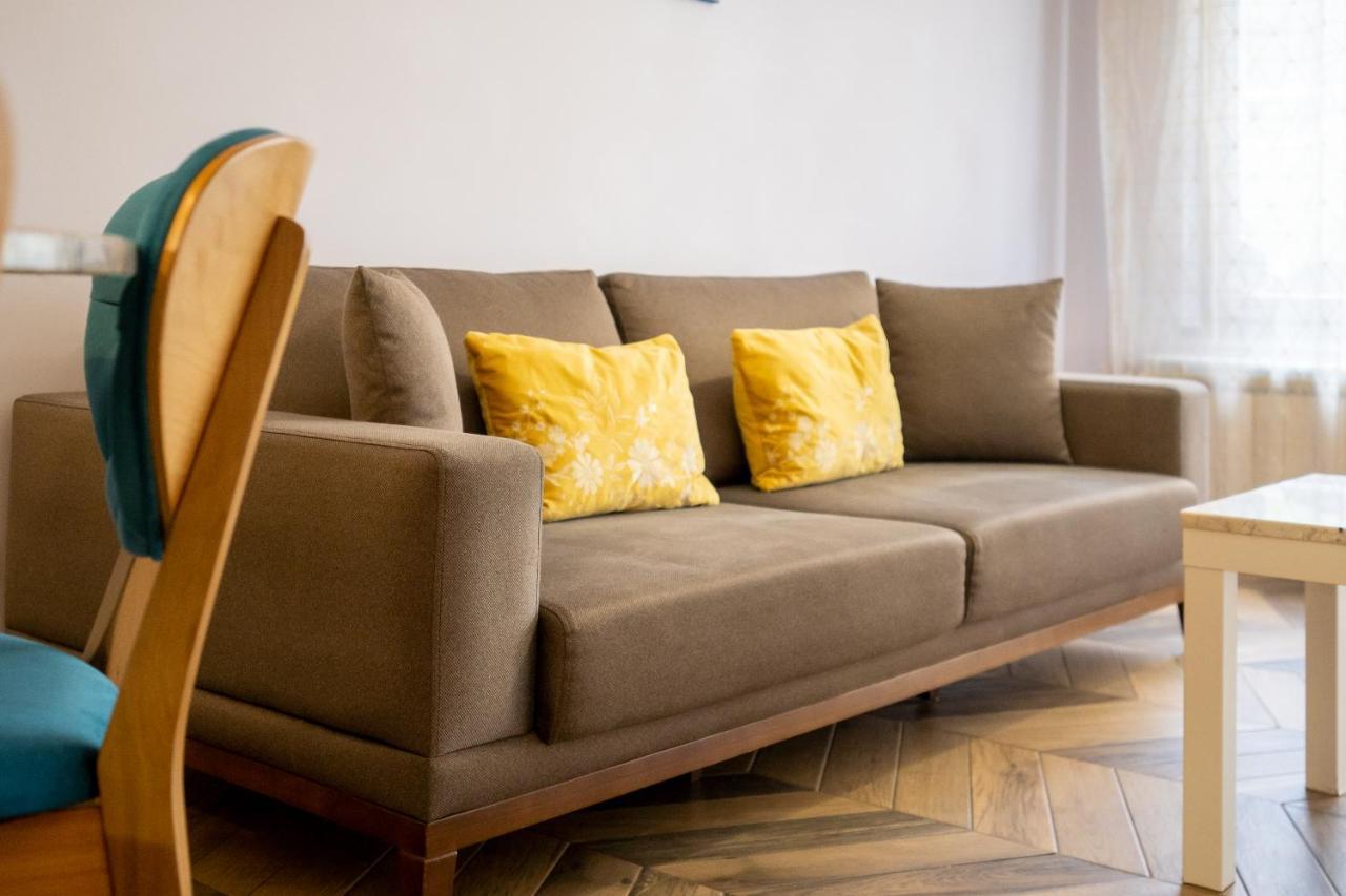 Sunny Apartment In Studentski Grad, Behind Unss Sofia Esterno foto