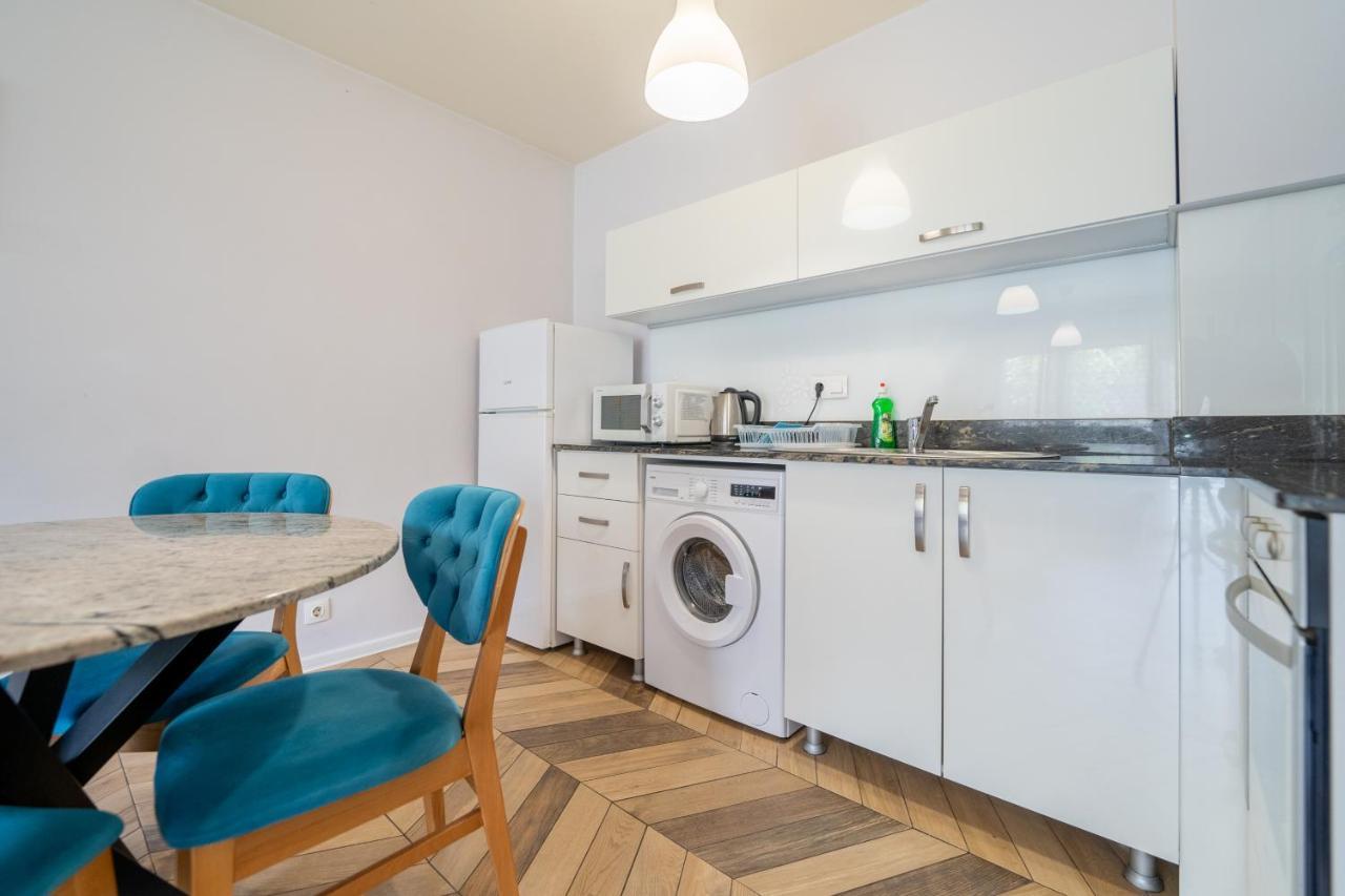 Sunny Apartment In Studentski Grad, Behind Unss Sofia Esterno foto