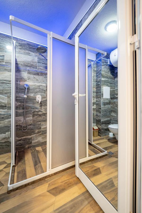 Sunny Apartment In Studentski Grad, Behind Unss Sofia Esterno foto
