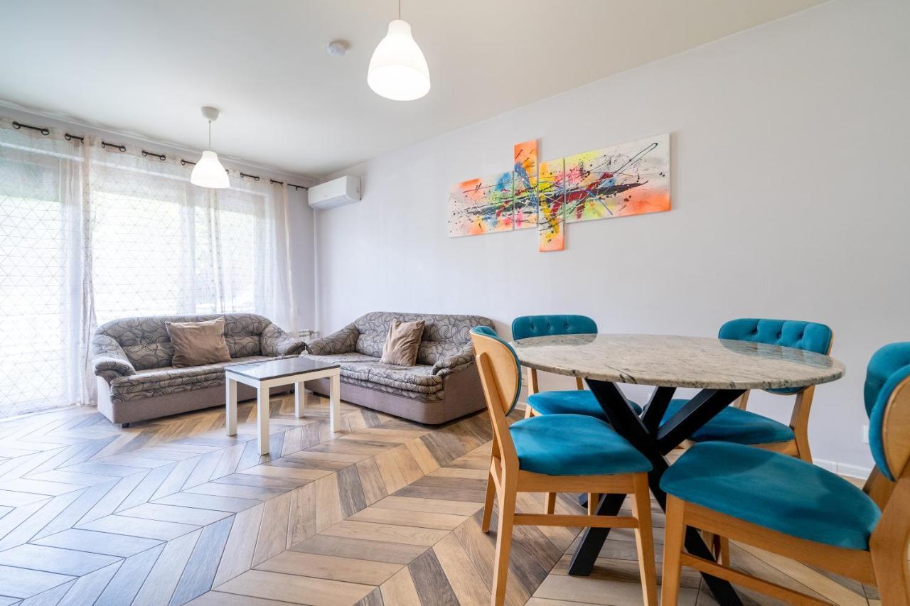 Sunny Apartment In Studentski Grad, Behind Unss Sofia Esterno foto