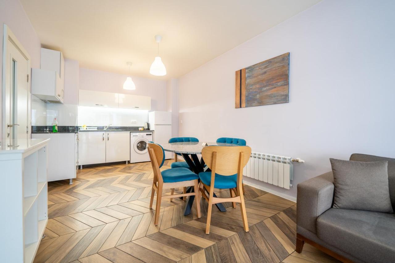 Sunny Apartment In Studentski Grad, Behind Unss Sofia Esterno foto