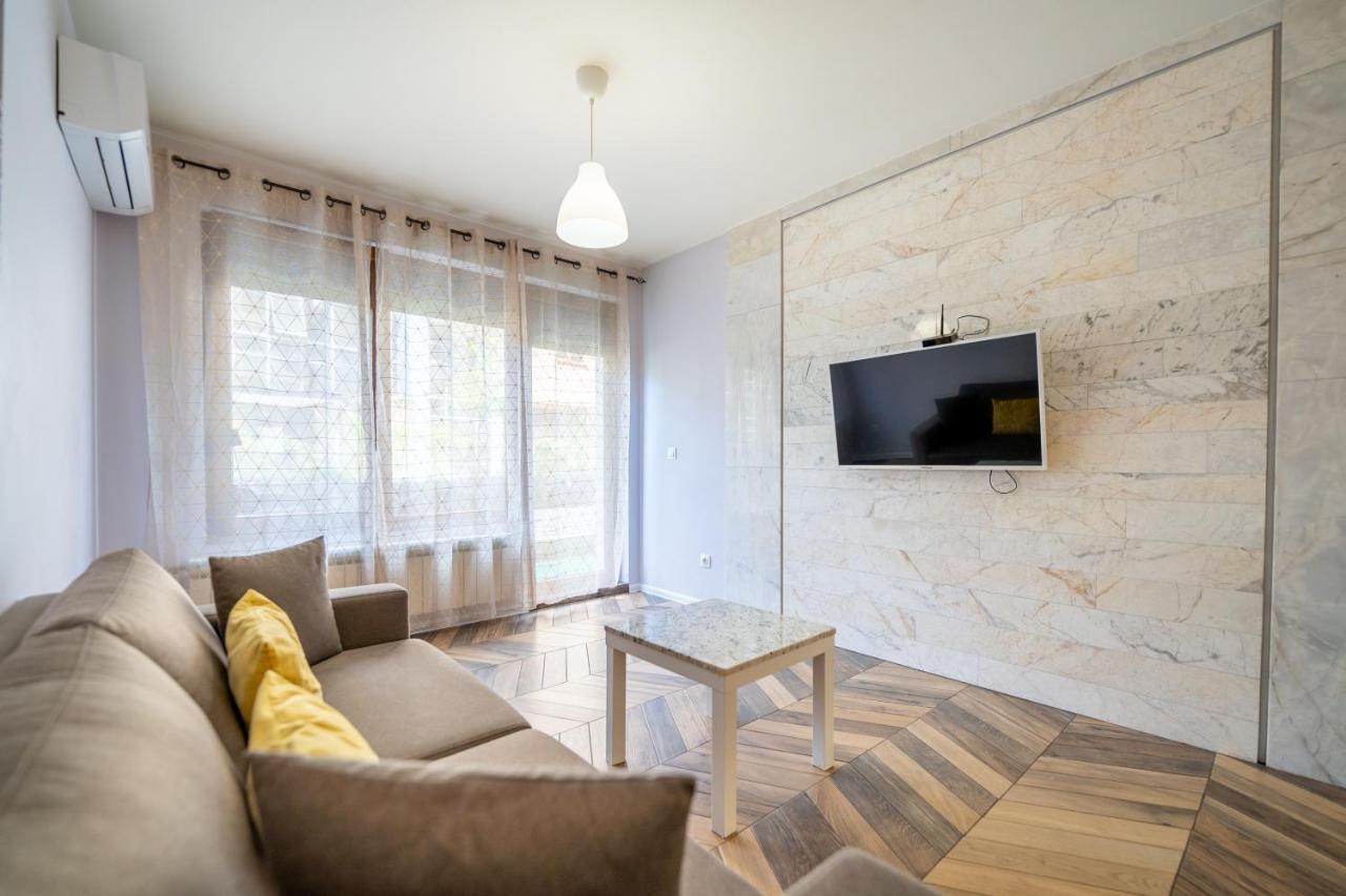 Sunny Apartment In Studentski Grad, Behind Unss Sofia Esterno foto